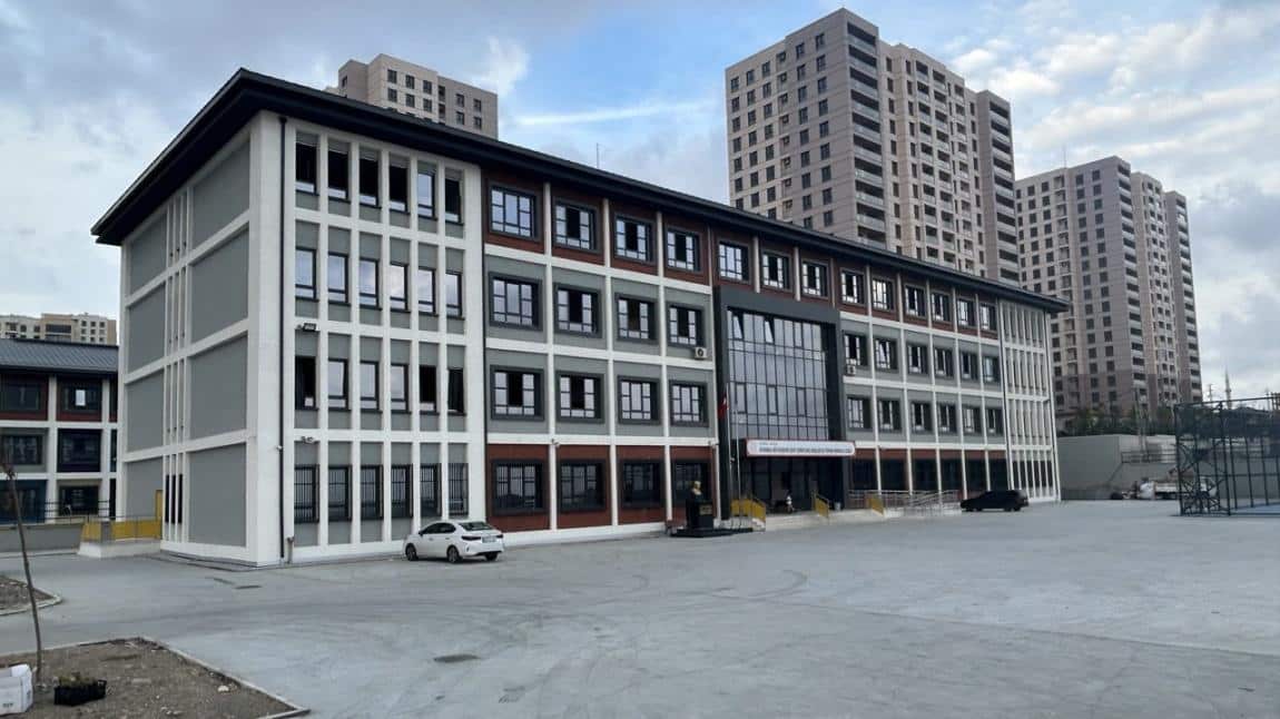 İstanbul Büyükşehir Şehit Şerife Bacı Mesleki ve Teknik Anadolu Lisesi Fotoğrafı